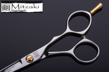 Preview: MITZAKI - Mitley ,  Haarschere mit Hohlschliff  in 4.5 Zoll für alle Arbeiten am Haar, DGT polish veredelt, gute Sliceeigenschaft, softer Lauf, incl. Zubehör und Etui